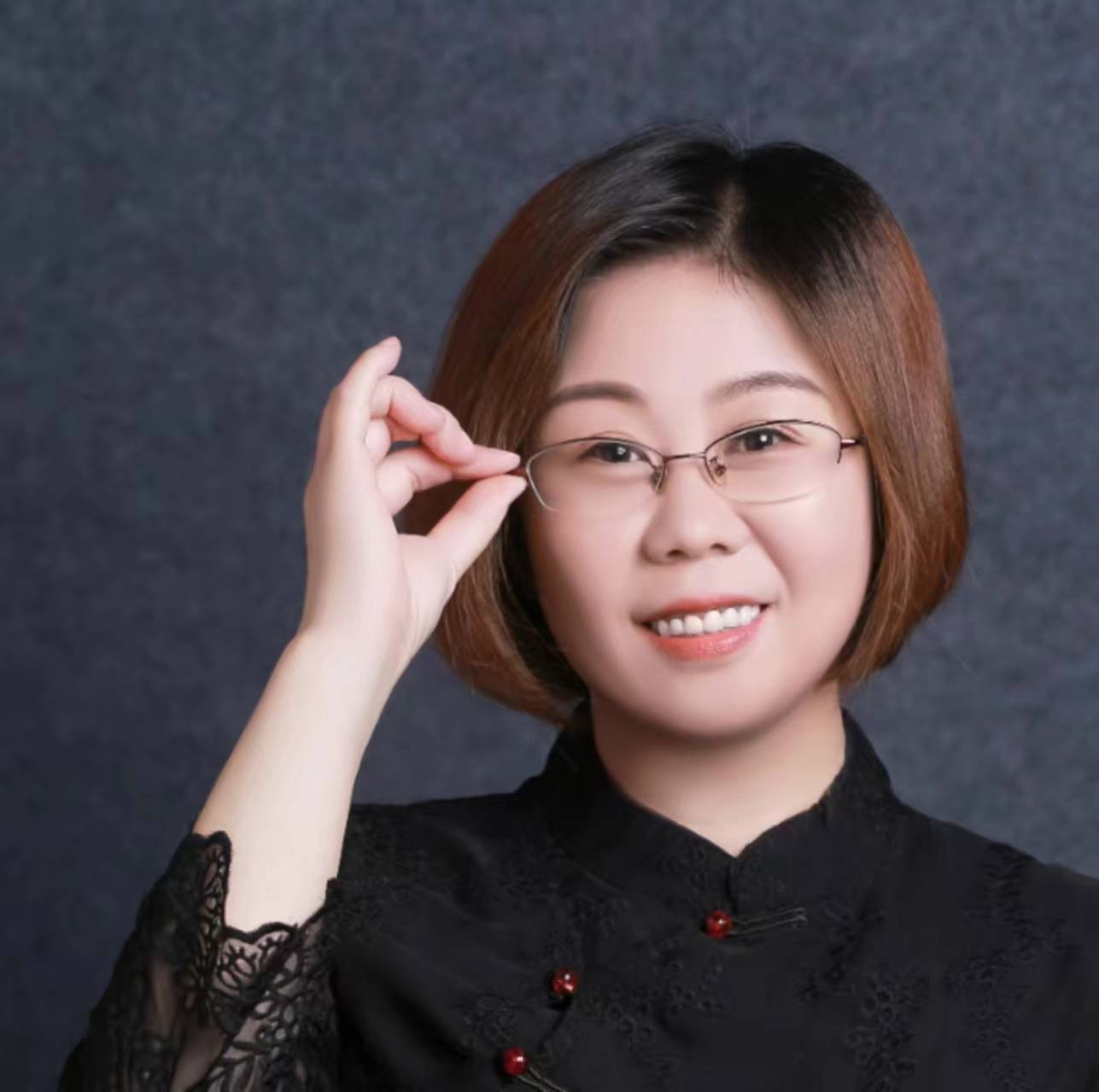 清华大学美术学院客座教授只红梅作品赏析