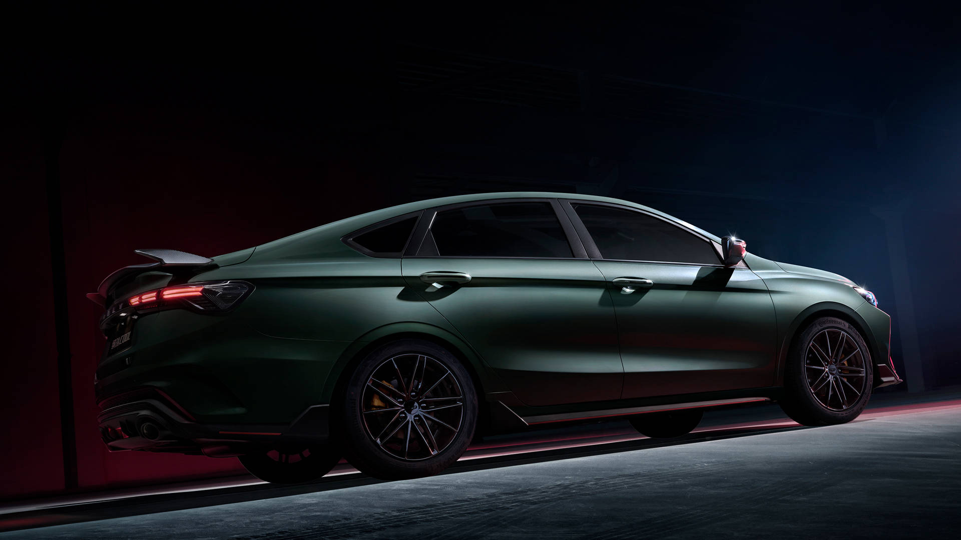 吉利实力轿跑!喝92油 0.2s极速响应大众,丰田"劲敌",才7.5万