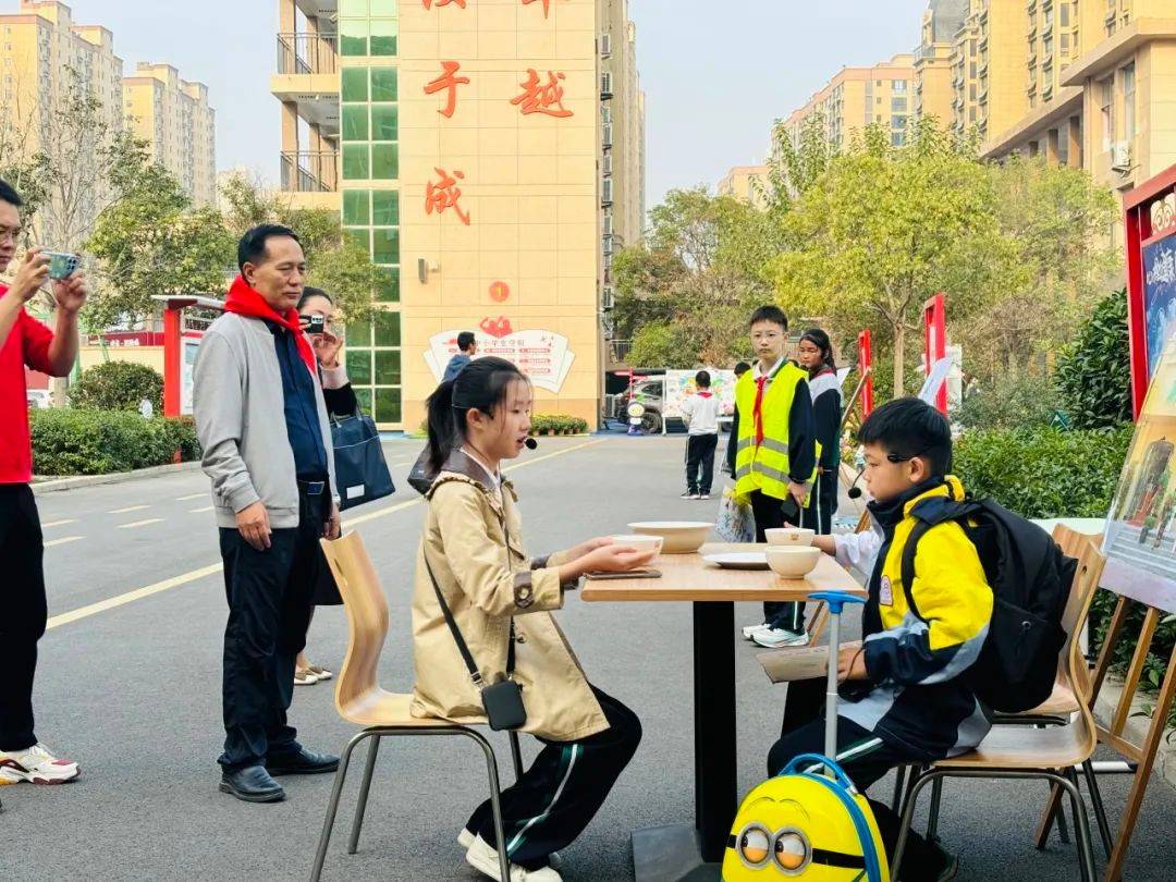 书香杏坛 阅见童年 作家高鸿公益讲座走进杏坛小学