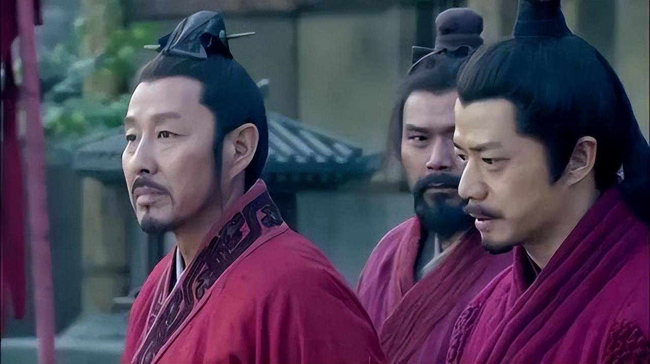 韩信被杀,萧何冷冷地看着他的尸体,说了4个字,被人诟病千年!