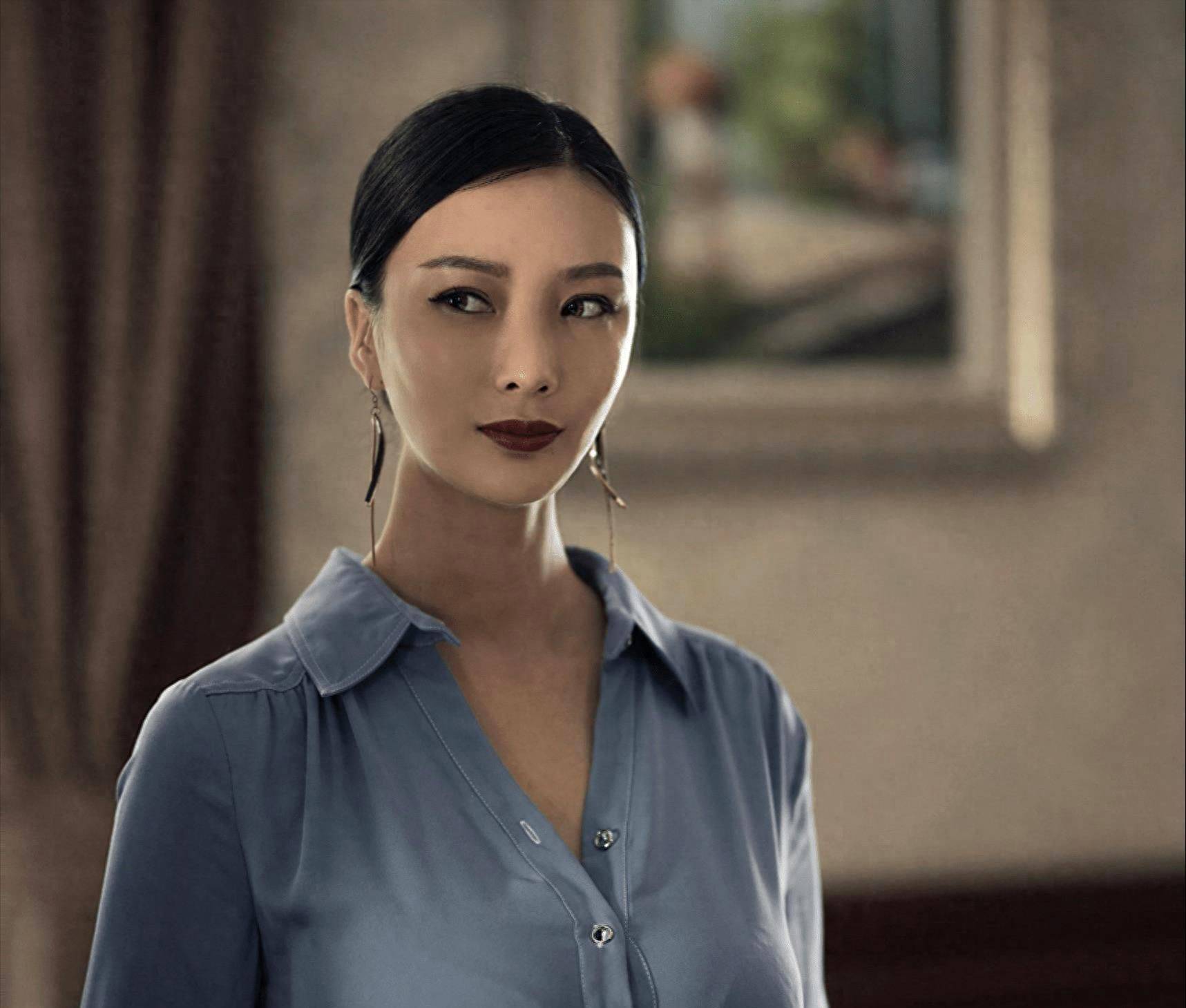 "中国乳神"王李丹妮凭"胸"闯入娱乐圈,成名之路十分