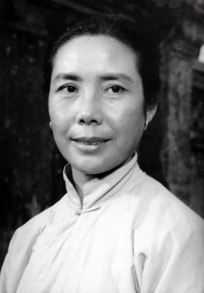 郑振瑶:68岁获金鸡影后,晚年经受丧夫之痛,86岁病死异国他乡