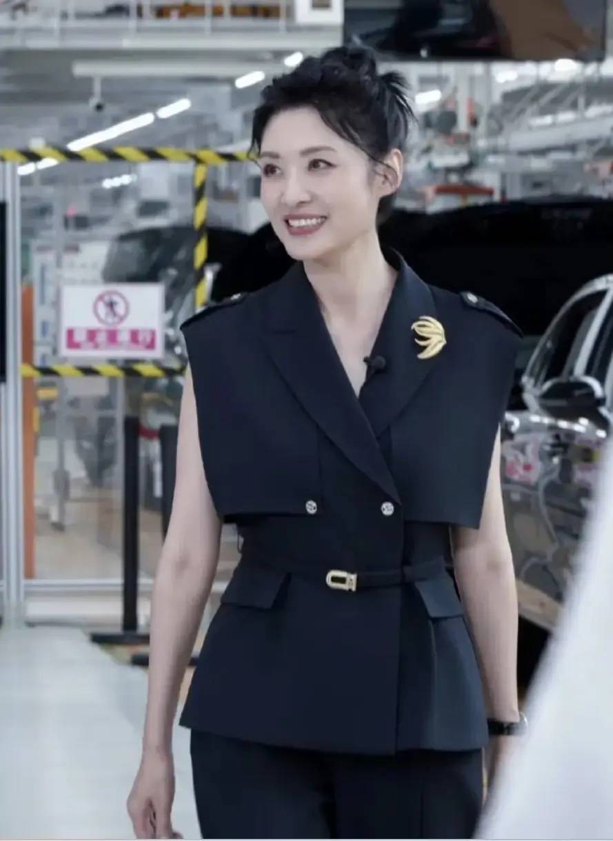 在事业的道路上,周涛不断突破,个人生活也收获了甜蜜.