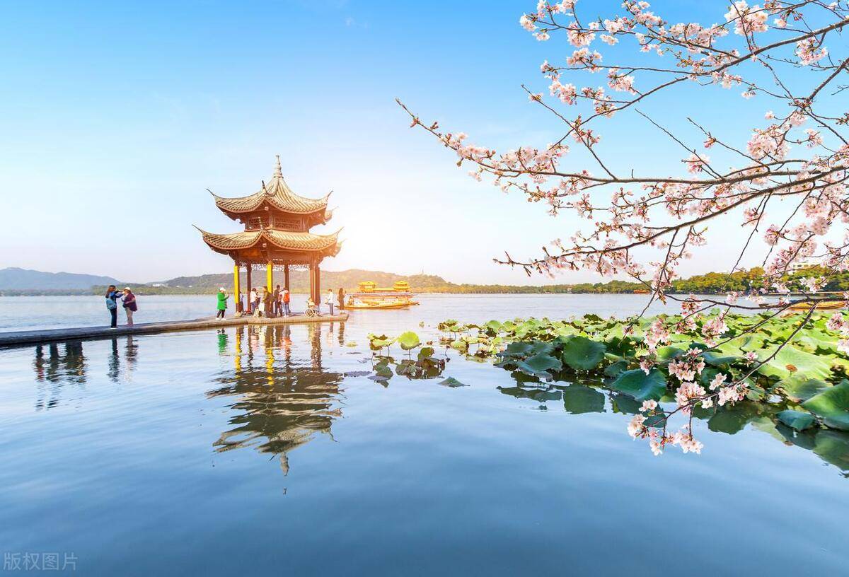 中国以桃花闻名的景区,太美了,让人陶醉,处处皆是世外桃源