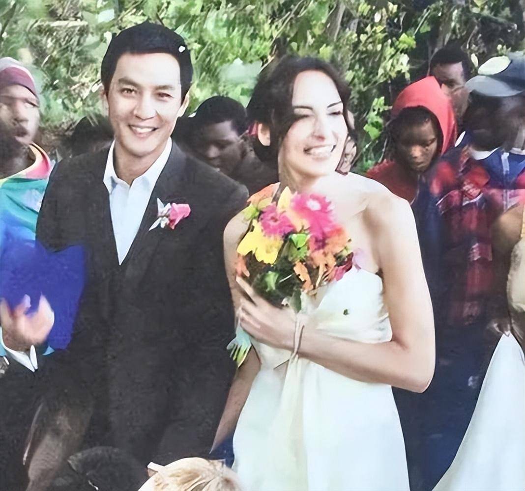 吴彦祖老婆 结婚照图片