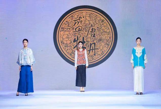 2024柯桥秋季国际纺博会创意时尚秀精彩绽放_中国轻纺城_的设计_纺织