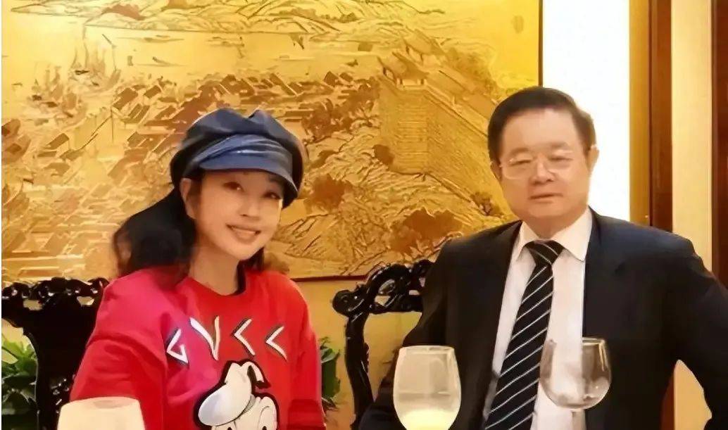 让婚外男友留"弹药",聊天记录尽显少女心_李丽丽_老公_王晓玉