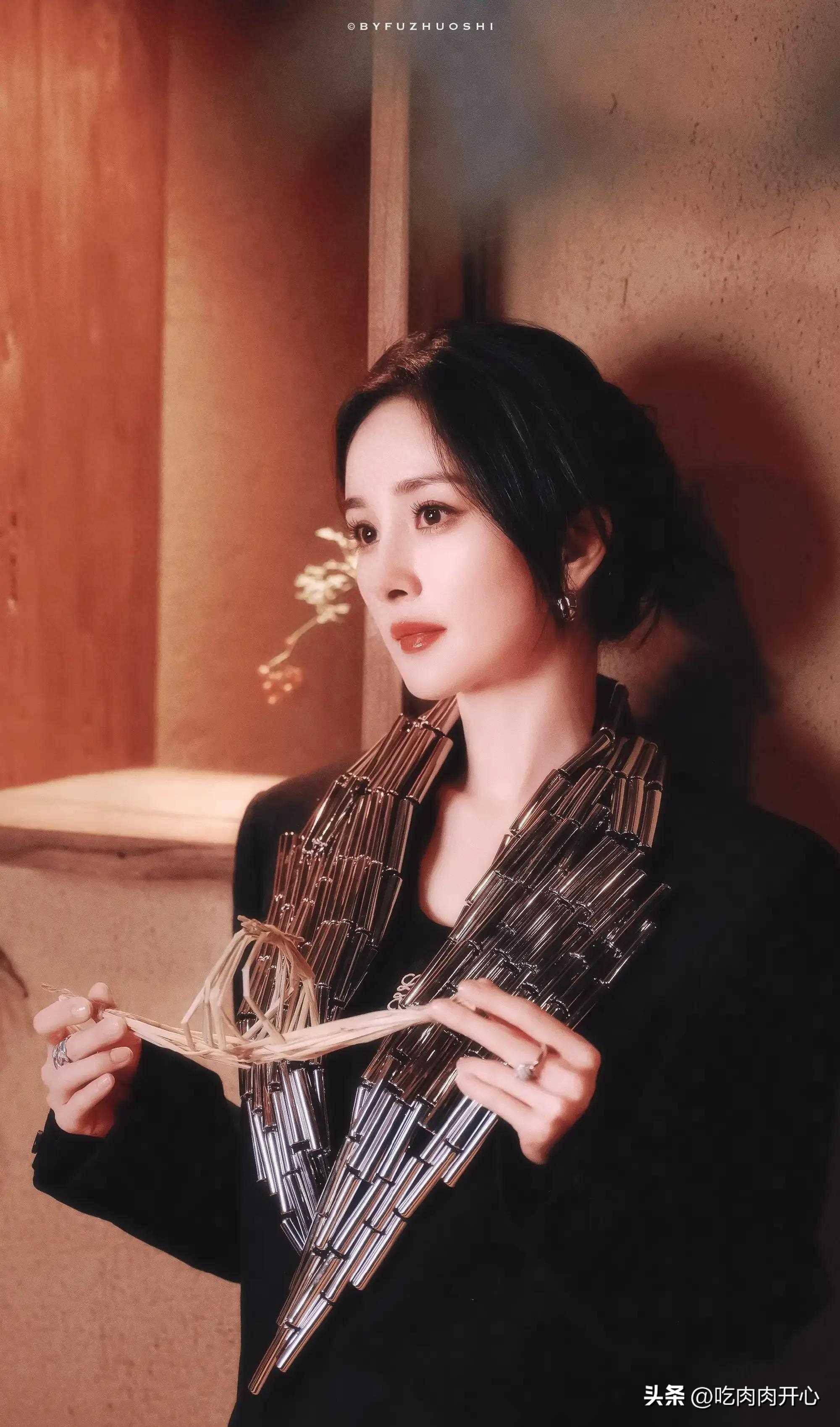 杨幂vogue秀场"枸杞风波",背后是顶级心态的较量