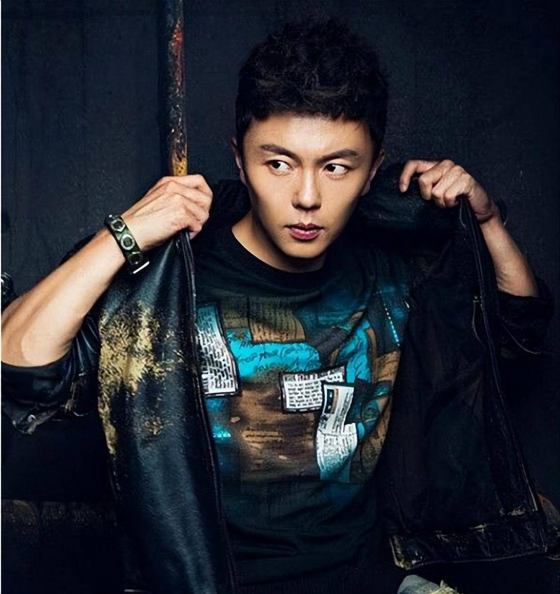 谢苗曾被誉为"李连杰接班人",当红时隐退,如今复出无人识?