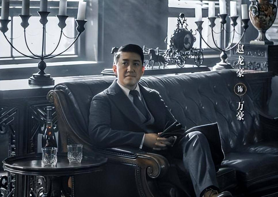 从春羊到龙豪,演员的名字发生了改变,但他对演艺事业的执着没有发生