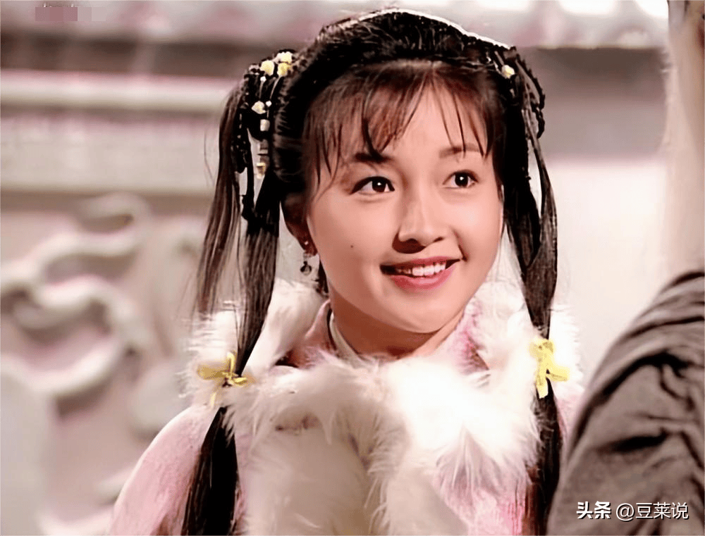 李绮红:因替母治病拒绝黎明的示爱,后嫁外籍粗狂男将她宠成公主