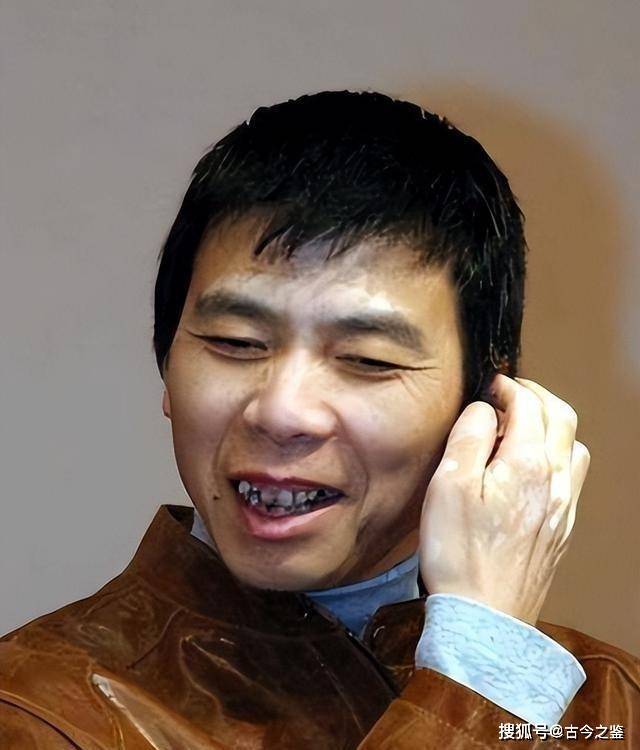 冯小刚宣布与妻子离婚,财产平分因爱上他人,网友热议不断