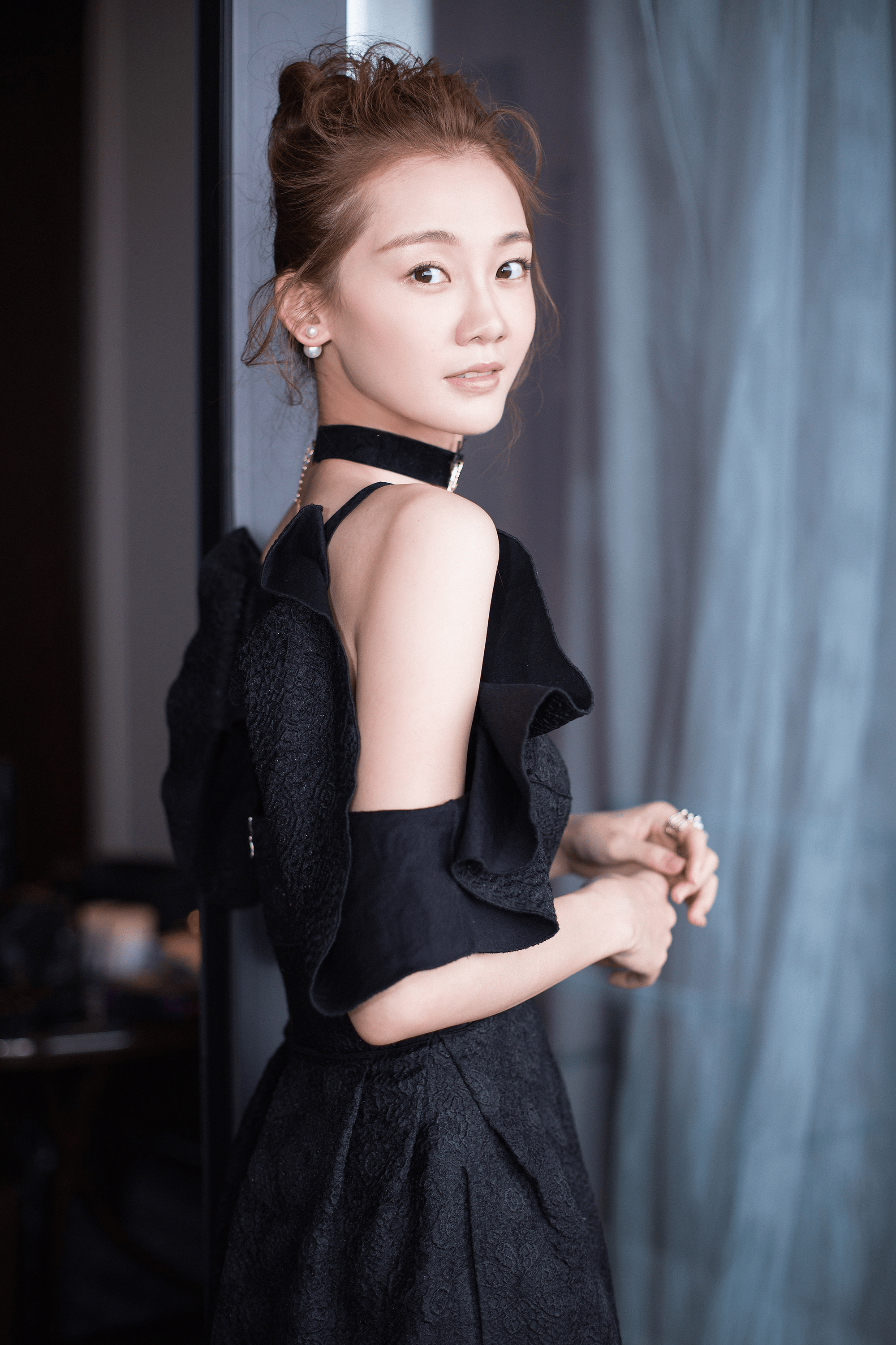 "冯女郎"苗苗写真5.《乘风破浪》2024全新阵容|苗苗举报评论 1