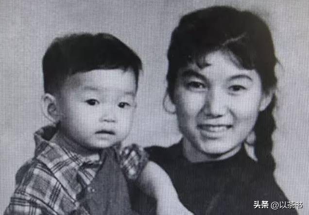 "丑娘"张少华:人丑心更丑,年轻时做尽恶事,晚年眼中布满泪水