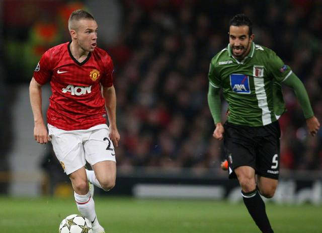 曼联新教练阿莫林接任,范尼首胜施压,滕哈赫与其区别