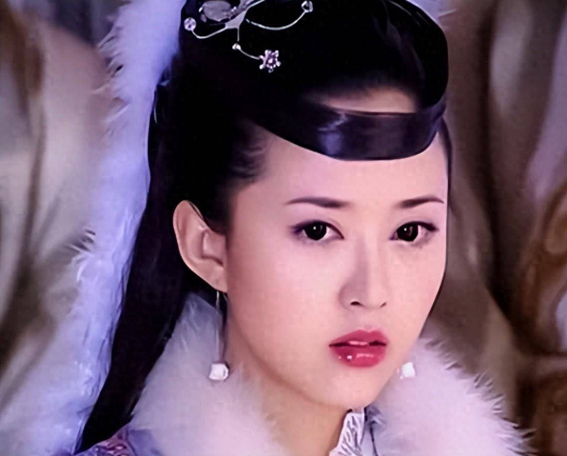 "最美嫦娥"嫁小4岁丈夫,44岁大龄生子,活成千万人羡慕的样子