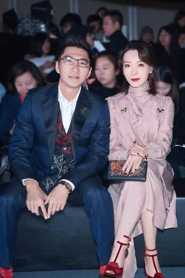 陈数和丈夫的相遇如同命运的巧妙安排,在导演孙周的