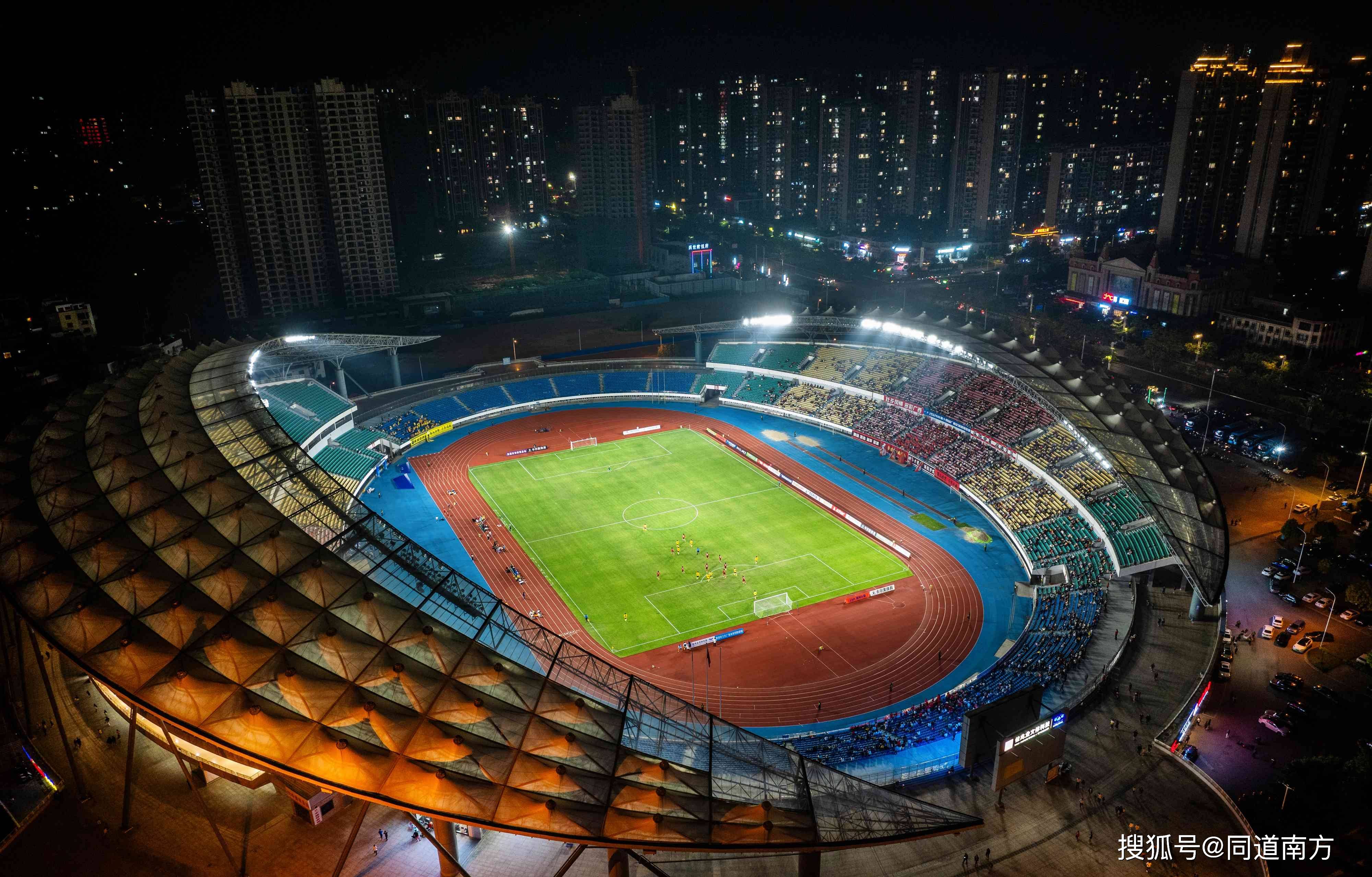 广西联合贵港文旅投坐镇贵港市体育中心体育场对阵广西布山,首回合