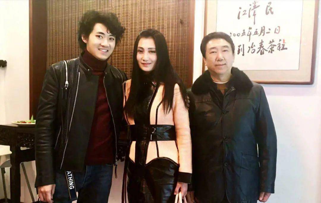 却因太美遭人嫉妒,丈夫曾写623封情书_林芳兵_李凌_时候