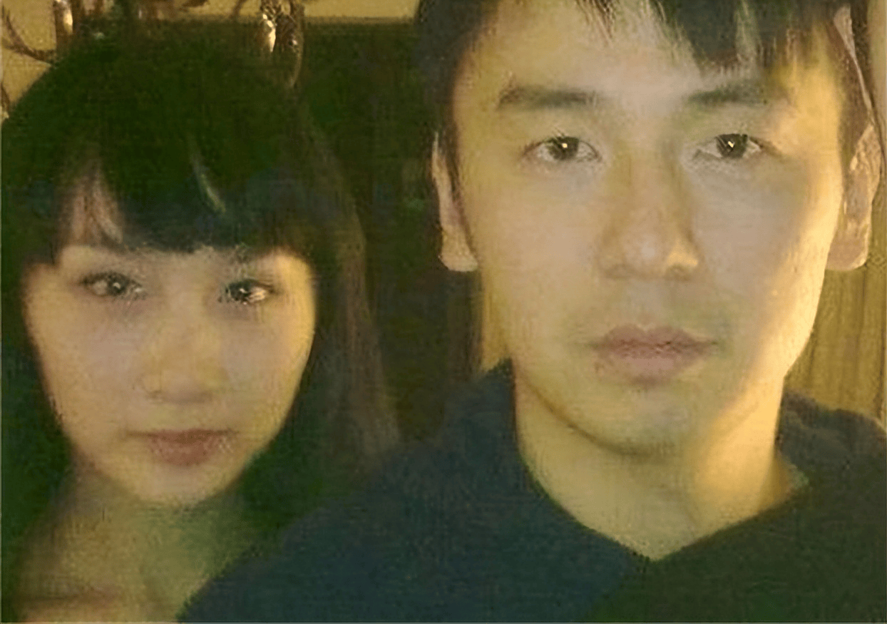 雷佳音出道18年都没有绯闻,看看他妻子是谁就明白了