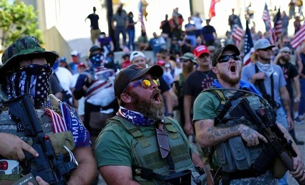 美国大选后,20万民兵或掀内战,警方顶得住吗?