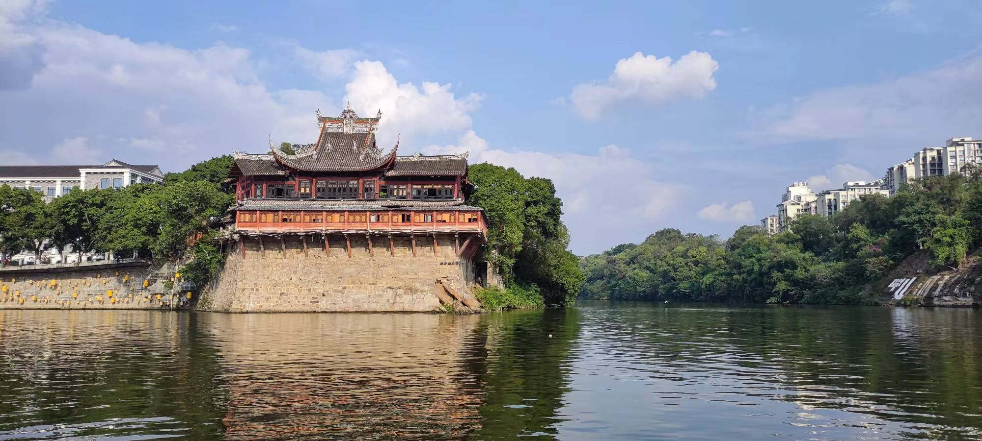 自贡市附近有哪些景点可以玩(自贡附近城市的旅游景点有哪些?)