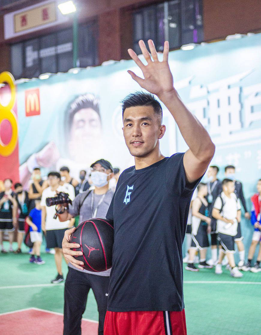 评郭艾伦离开辽宁男篮加盟广州男篮