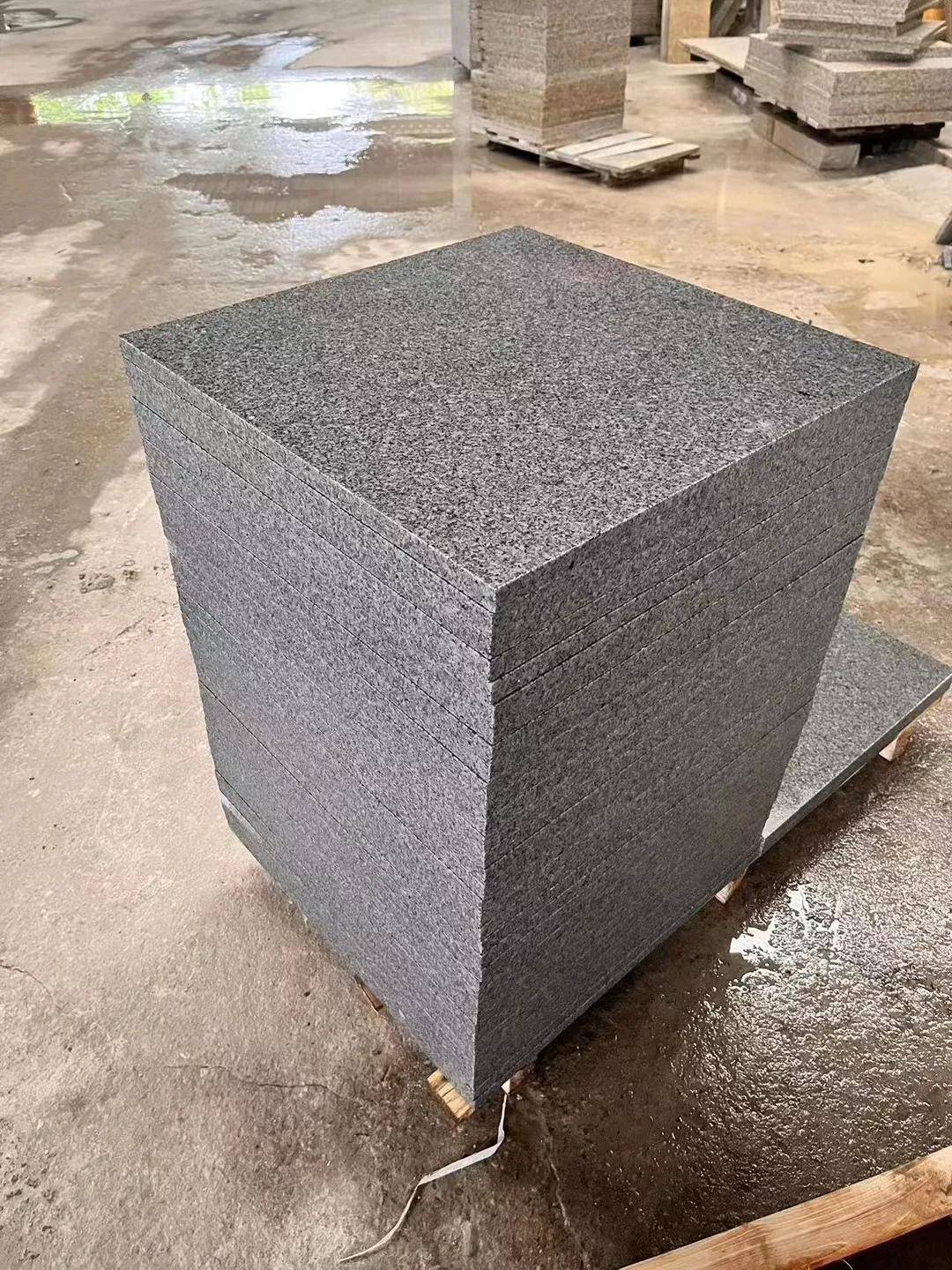 花岗岩石材批发加工小院地铺石,路牙石,剁斧面拉丝面