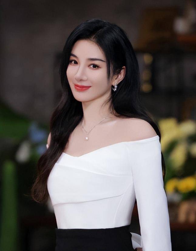 47岁黄奕:从"李玉湖"到"奕姐",膝下一女,却没继承母亲美貌_聂远_女儿