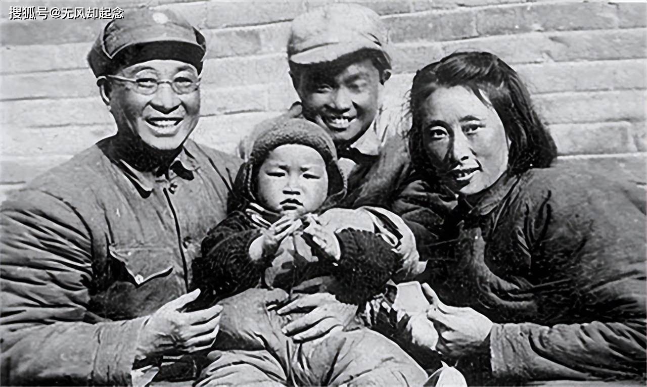 老帅们问陈赓儿子:你爸是什么将?陈知非一句话就令众人拊掌大笑