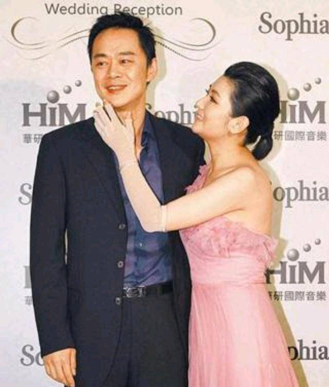 2016年,和张承中5年婚姻被抛弃,selina的"报复"手段真"解恨"