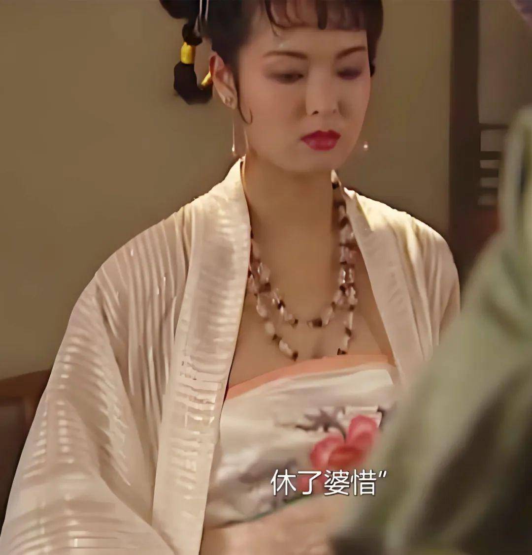 两版水浒传》八大美女pk,潘金莲不相伯仲,李师师何晴更美