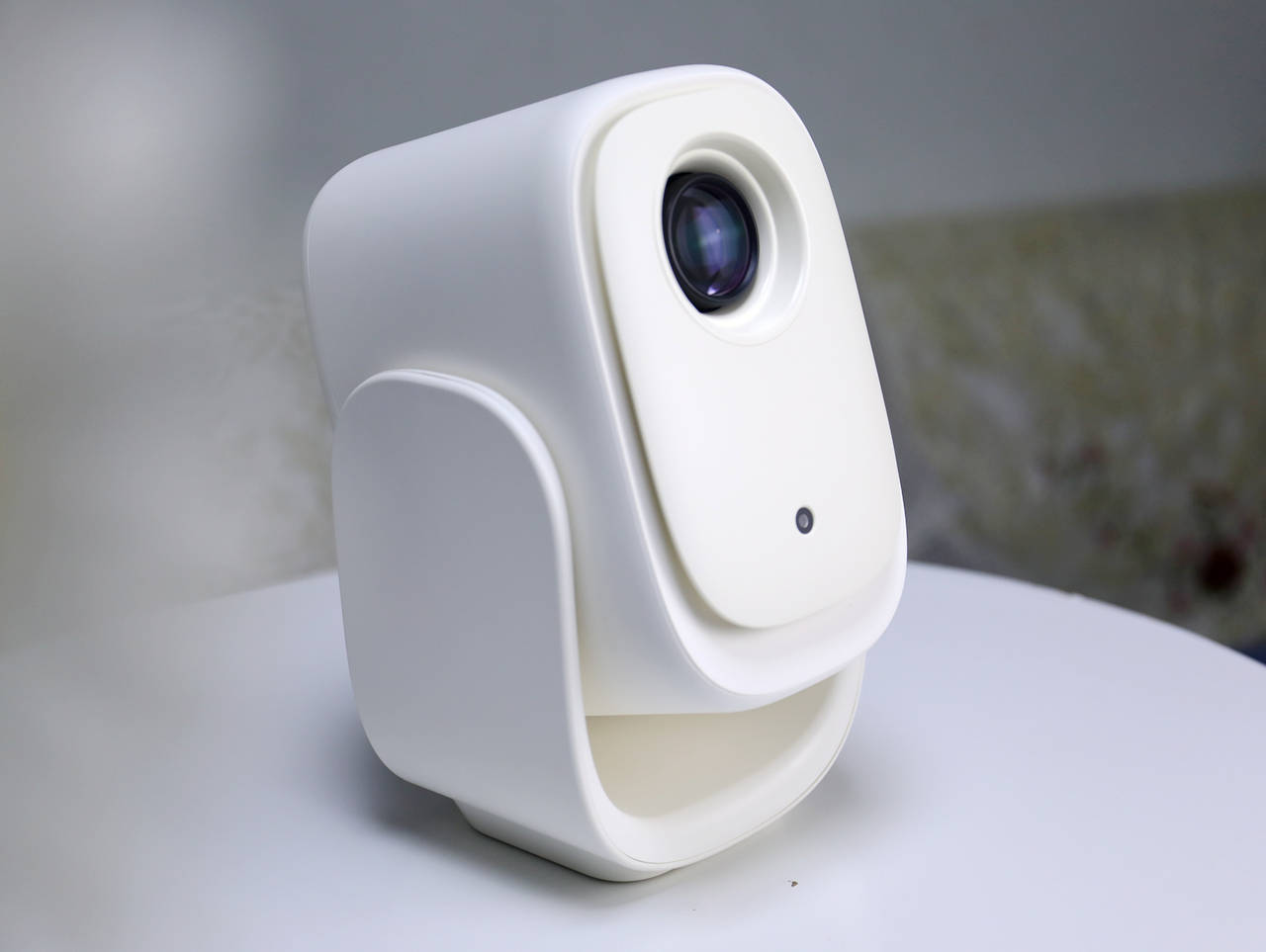 百元小钢炮：哈趣Q1投影仪，最适合露营的投影仪