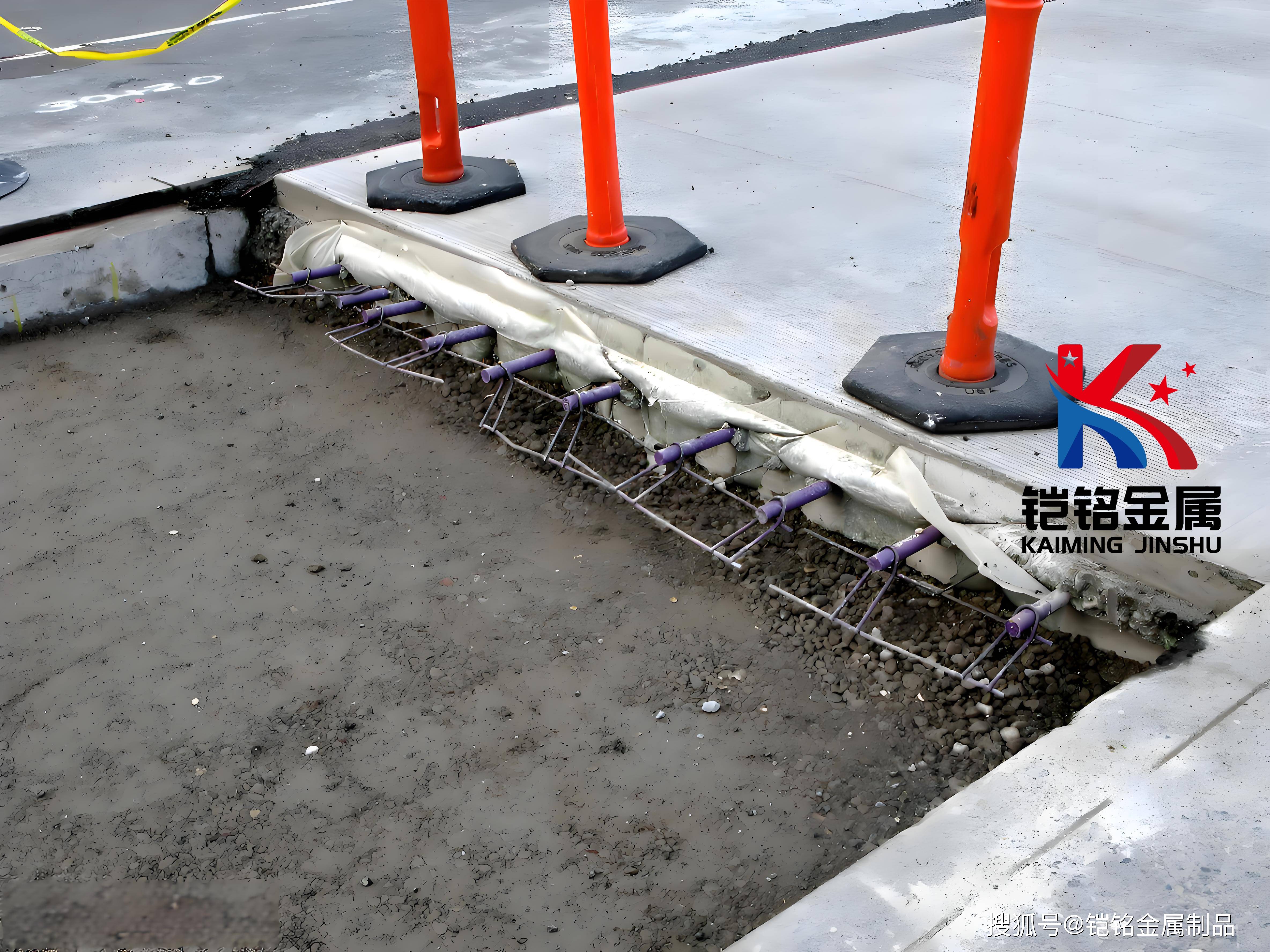 性质上的区别传力杆通常是指在水泥混凝土路面板的横缝处,按照一定的