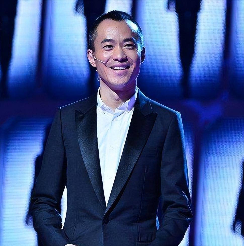 从央视主持再到醉酒打人成"阶下囚",今49岁的邱启明,现状如何