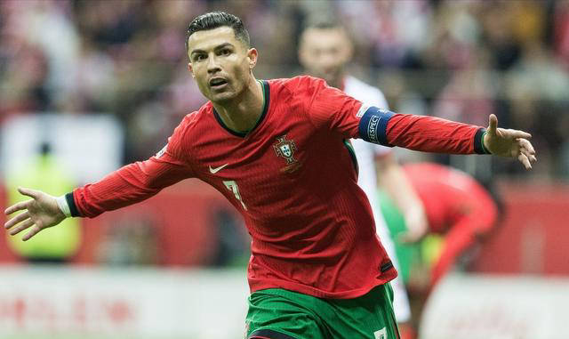 c罗39岁神勇!逆天倒挂金钩惊艳球迷,现场全景还原