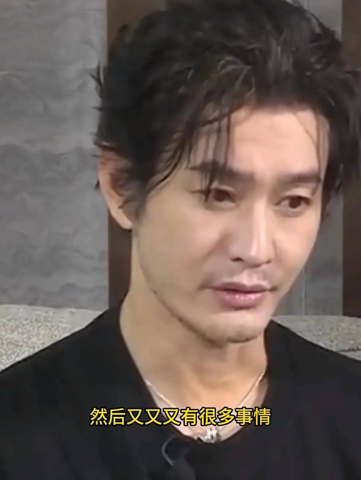 黄晓明最新采访,胡子拉碴头发潦草,称希望这一切都是一场梦