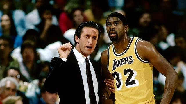 美媒评历史名帅金字塔:德安东尼五档,科尔位列四档,塔尖两人脱颖而出