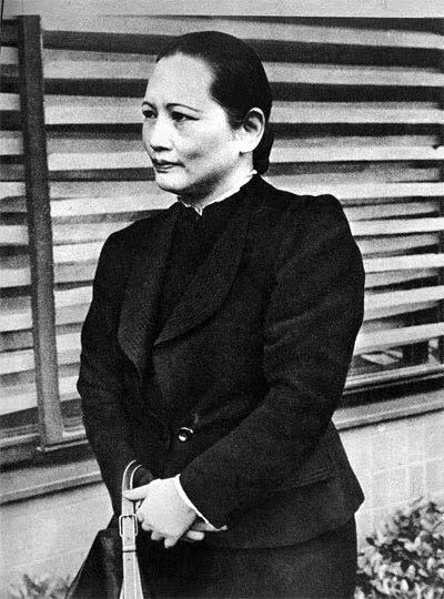 宋庆龄一生无子,却拥有最伟大的"母爱,温暖着中国每一个孩子