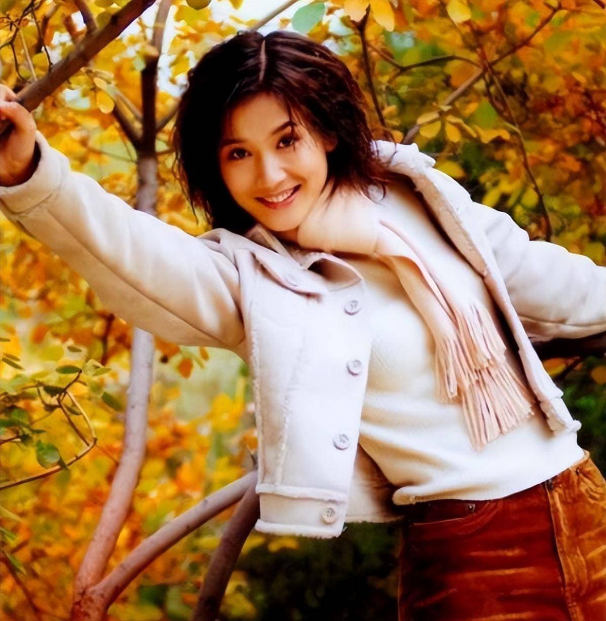 演员潘雨辰:当初为侯勇放弃事业,却遭到离婚,如今和女儿相依为命!