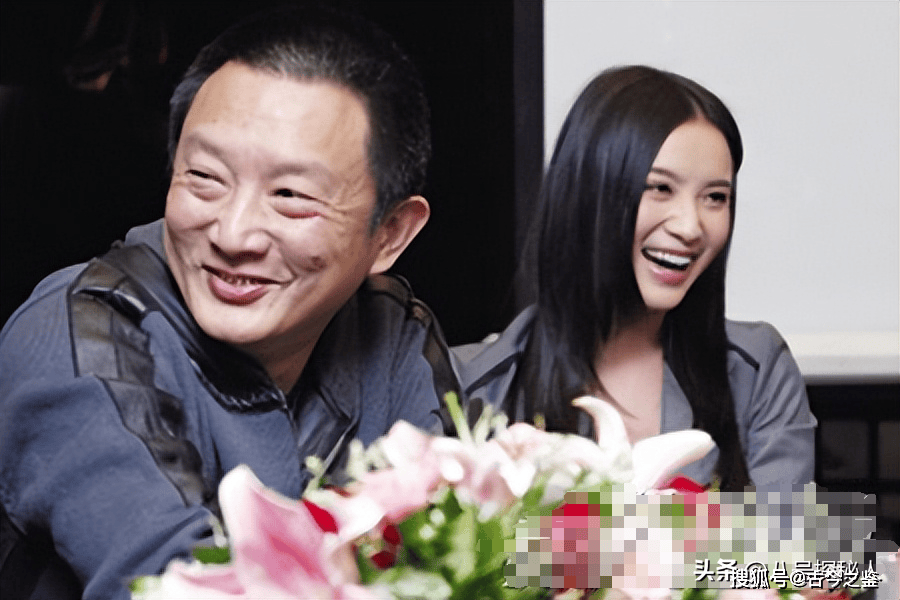 此言一出,引起一片哗然,公众纷纷痛斥宋佳的小三行径.