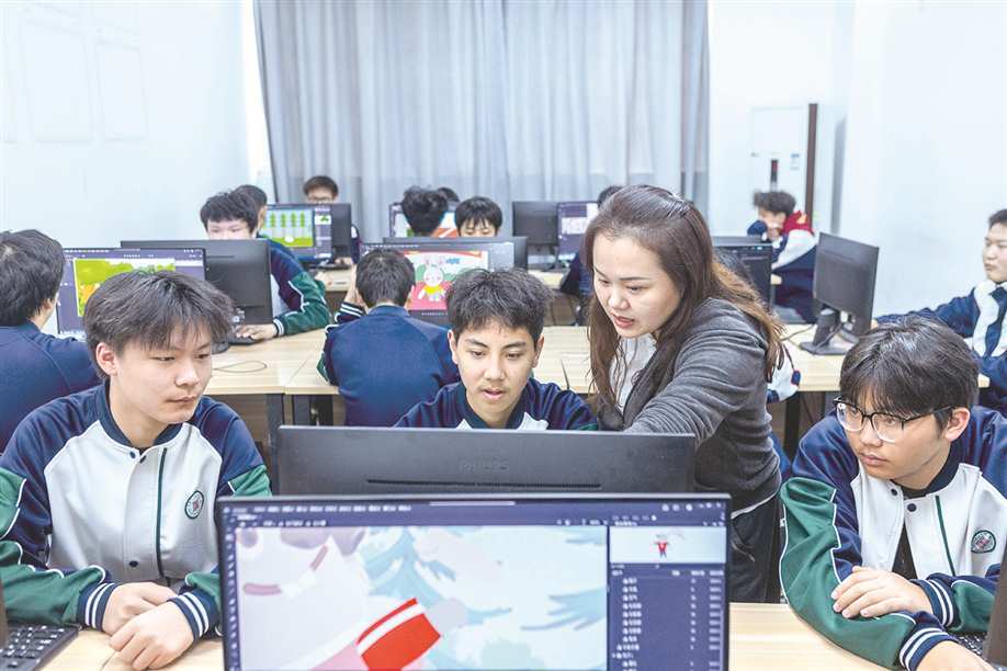 重庆市工艺美术学校 七秩工美初心不改 谱写职教辉煌篇章