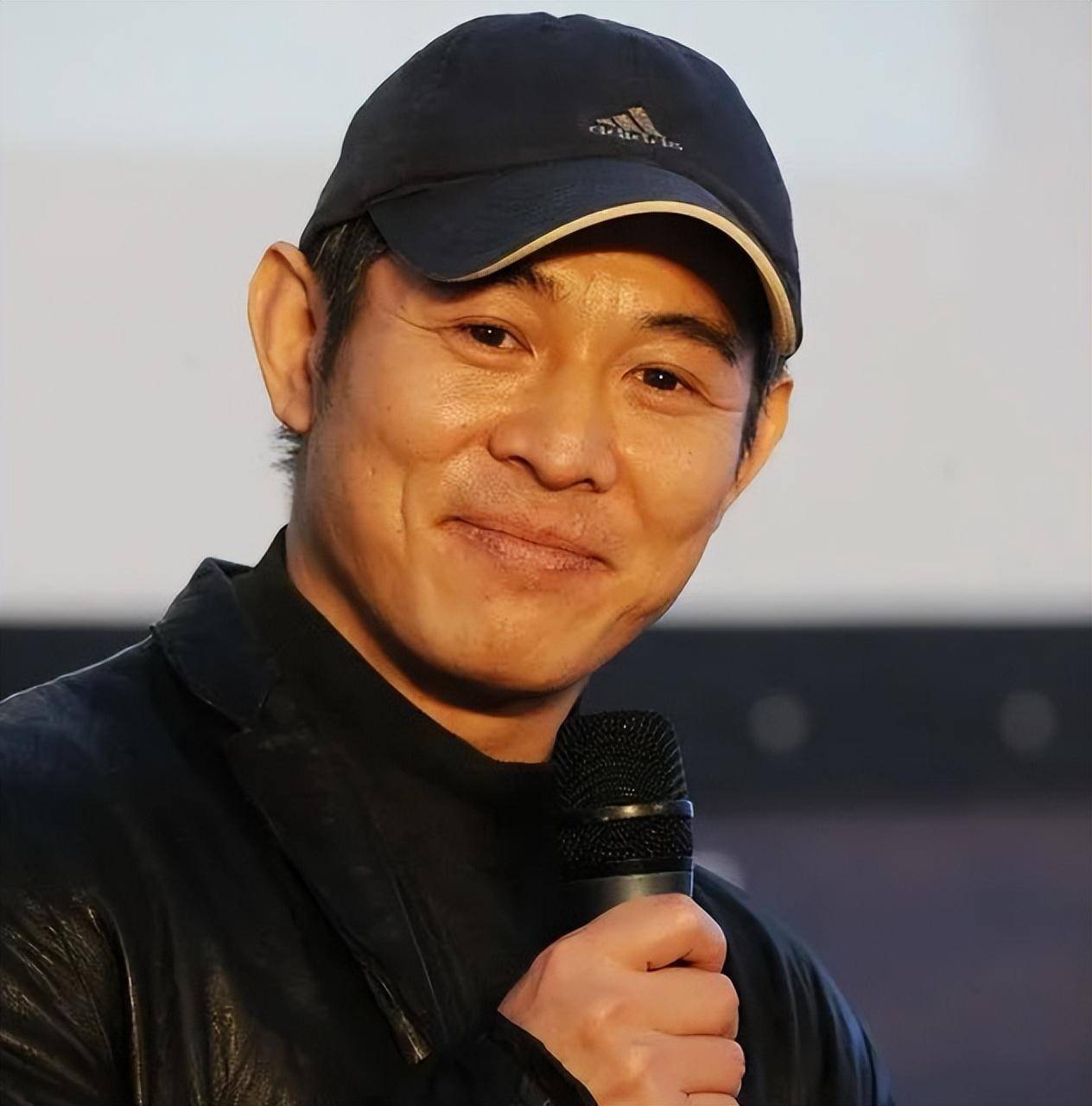 昔日女神黄秋燕:李连杰抛弃她,与利智结婚后,竟沦落成