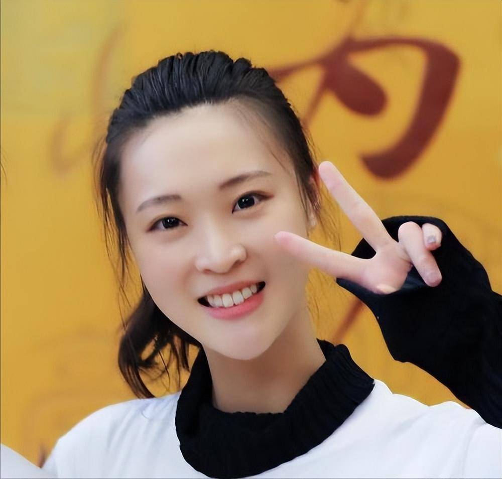 中国女排惠若琪:嫁矮5.5厘米北大博士,婚礼现场郎平泪崩祝福