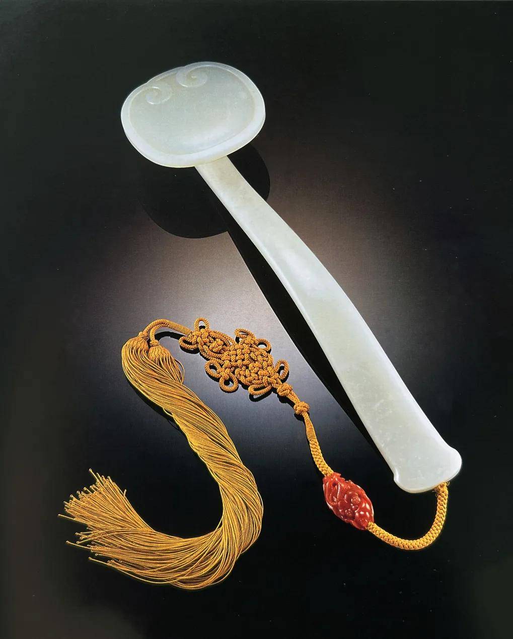 北京永乐2024秋拍:天然本色乃全呈——清乾隆 白玉如意