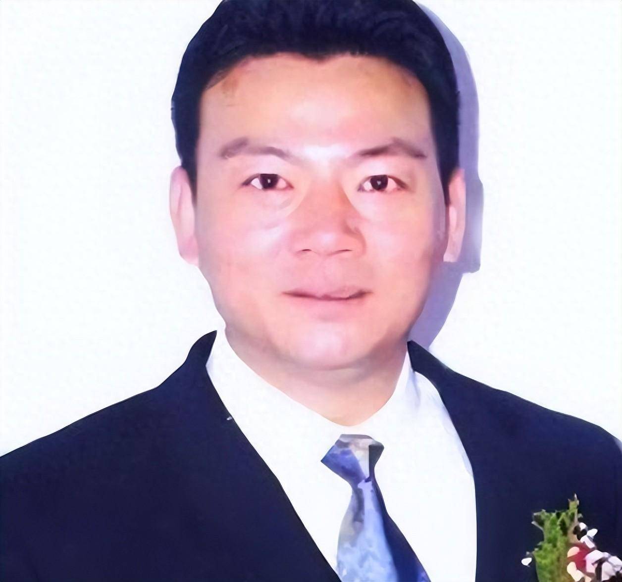 王群:已去世16年,80年代齐名李连杰,走后儿子将奶奶