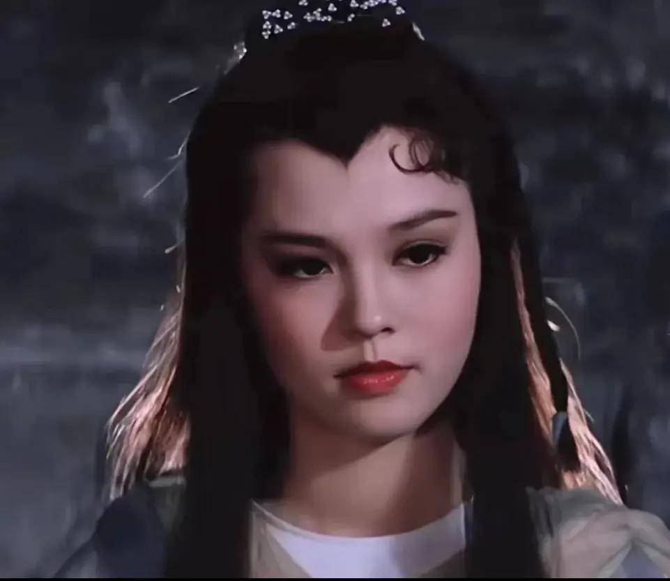 港星翁静晶:一婚嫁名导,再婚进赌王家族,其母是"江湖人物"