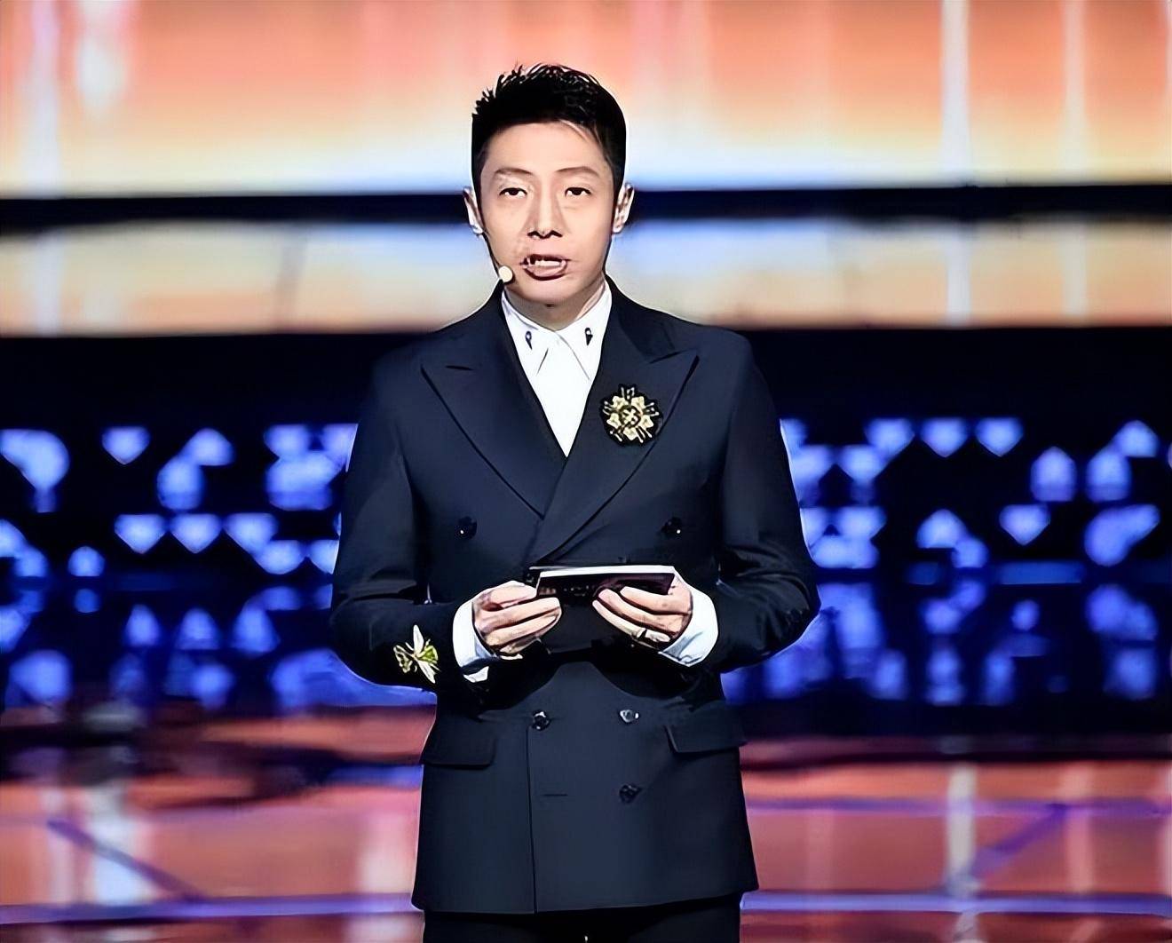 撒贝宁:才华与幽默并存,用魅力征服舞台