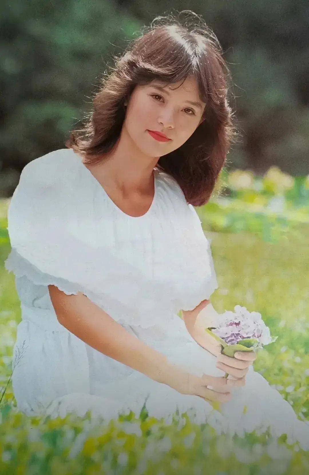 港星翁静晶:一婚嫁名导,再婚进赌王家族,其母是"江湖人物"