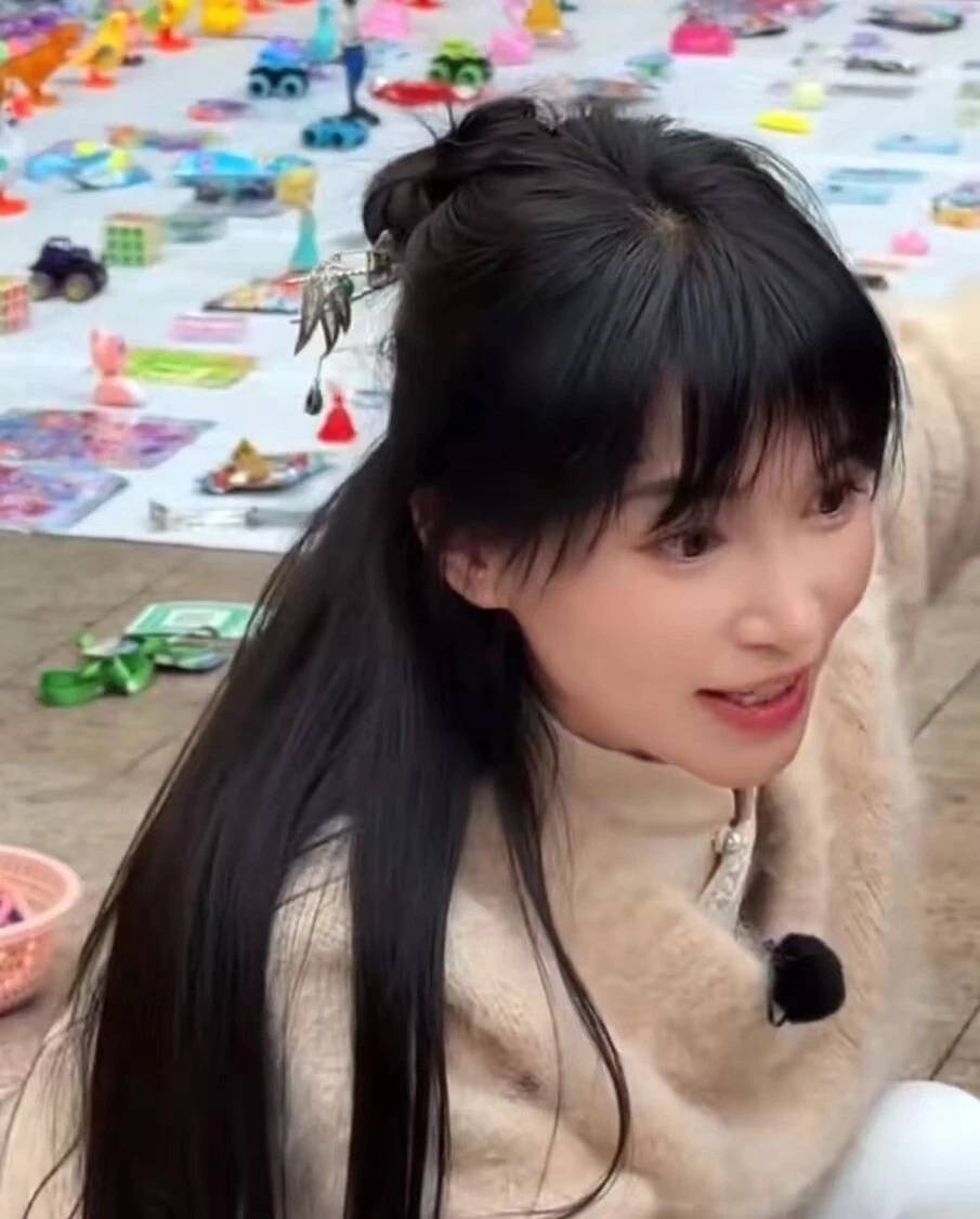 王冰冰,李子柒同框录节目,网友:这